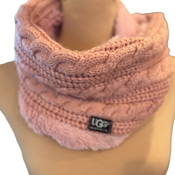 UGG Accessories - Ugg Scarf Pink Cable Knit and faux fur infinity loop Barbiecore